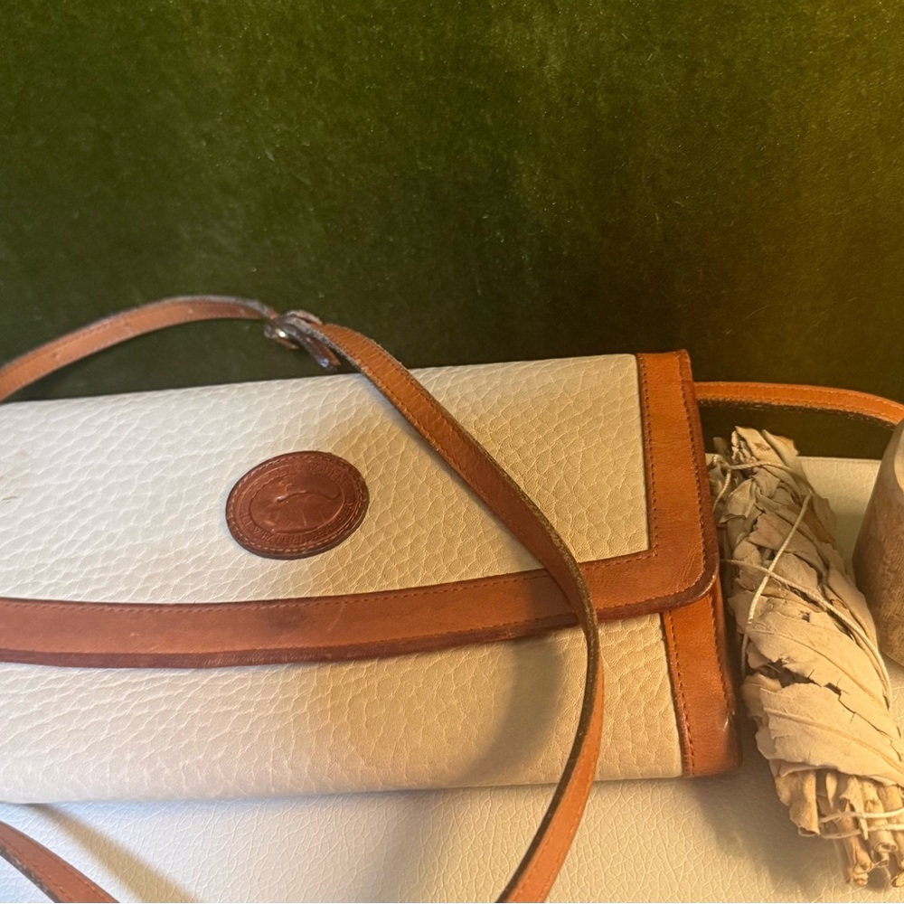 Dooney & Bourke Vintage Cross-body Wallet Genuine Leather Small Purse - Picture 2 of 8